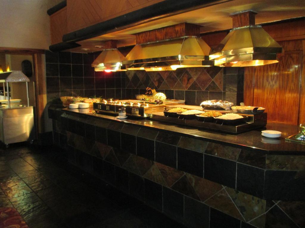 African Sky Hotels - Pine Lake Inn White River Bagian luar foto