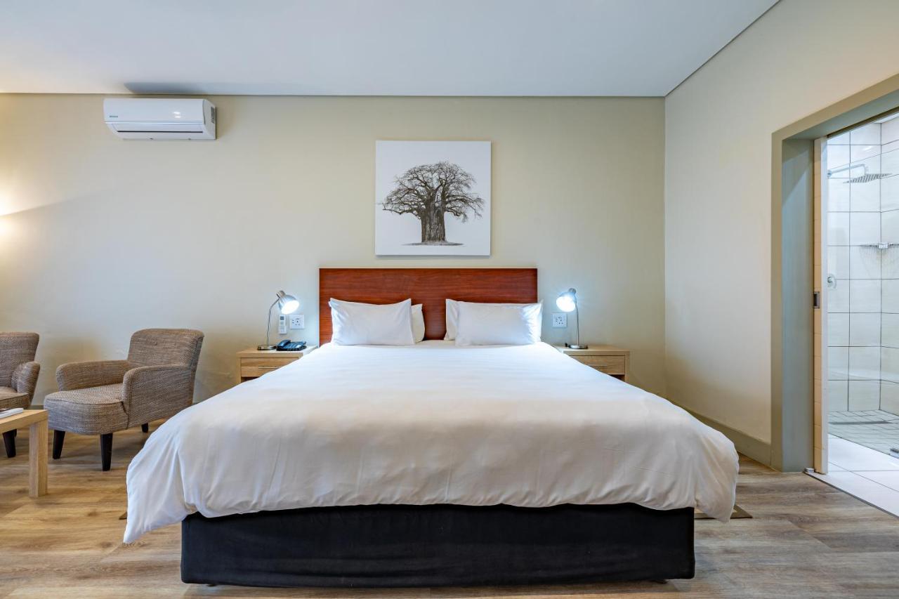 African Sky Hotels - Pine Lake Inn White River Bagian luar foto