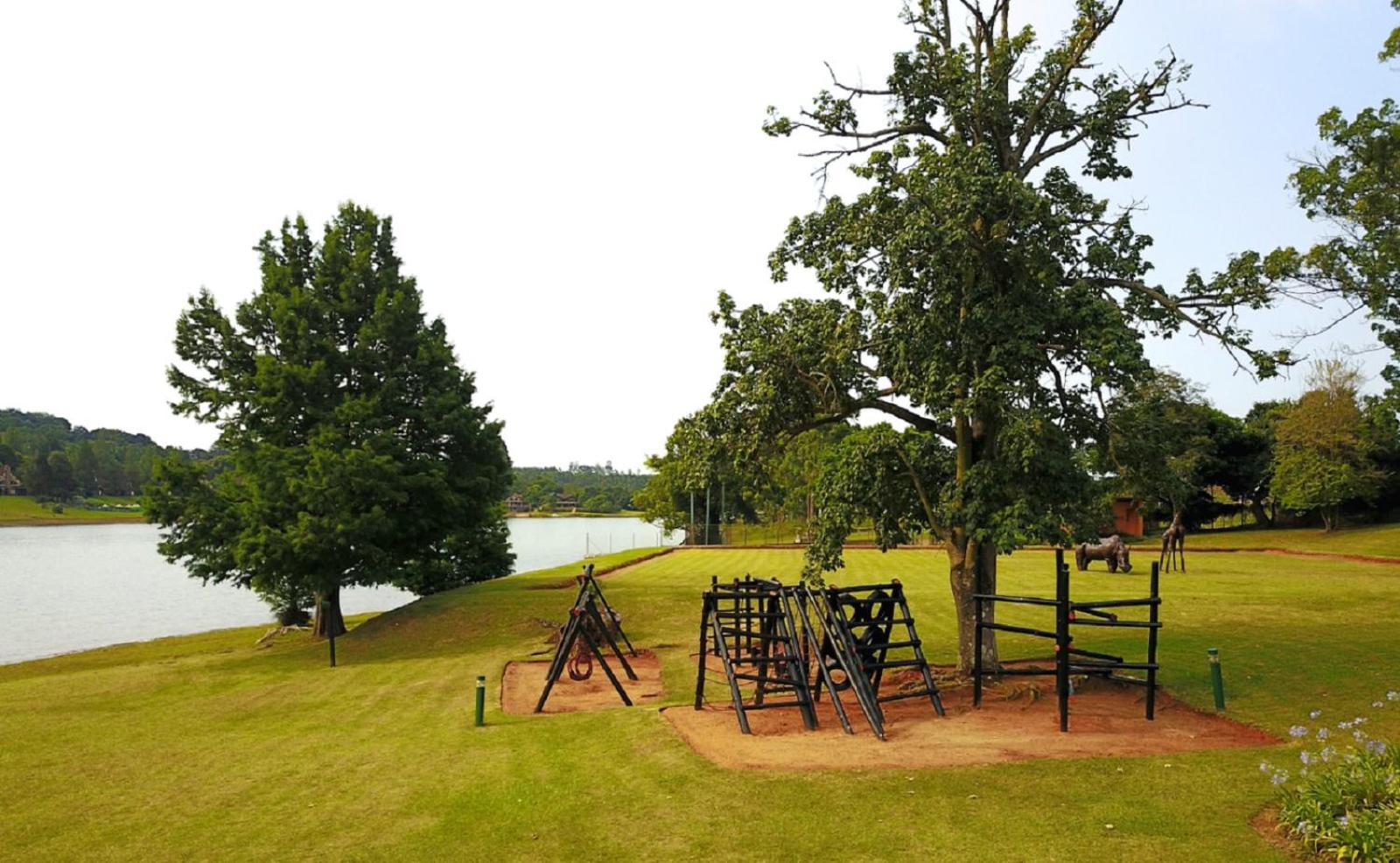 African Sky Hotels - Pine Lake Inn White River Bagian luar foto