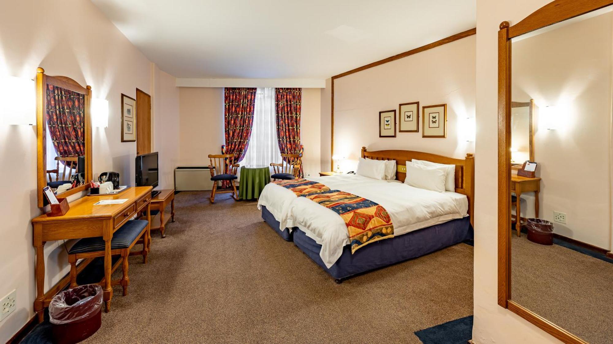 African Sky Hotels - Pine Lake Inn White River Bagian luar foto