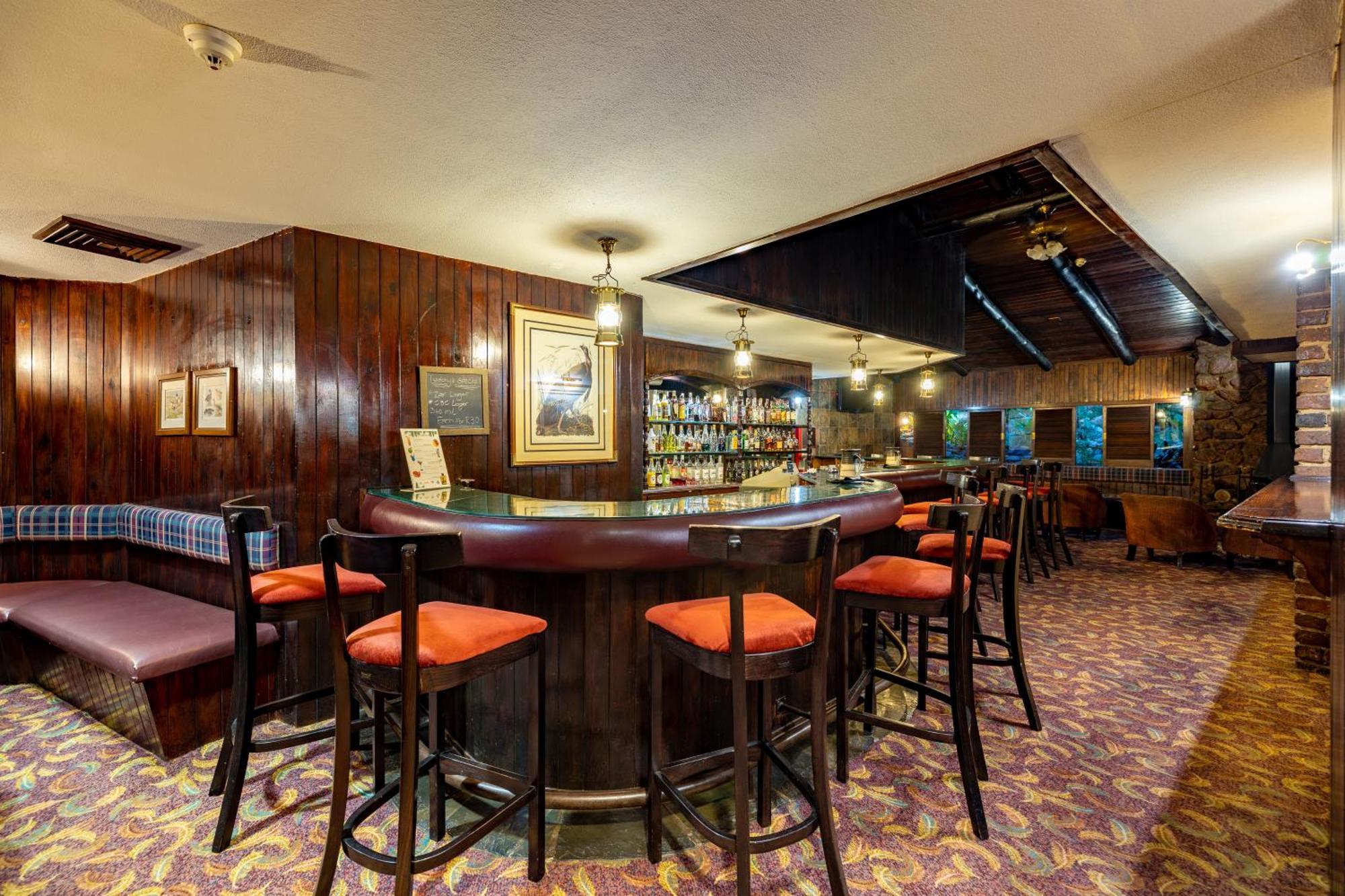 African Sky Hotels - Pine Lake Inn White River Bagian luar foto