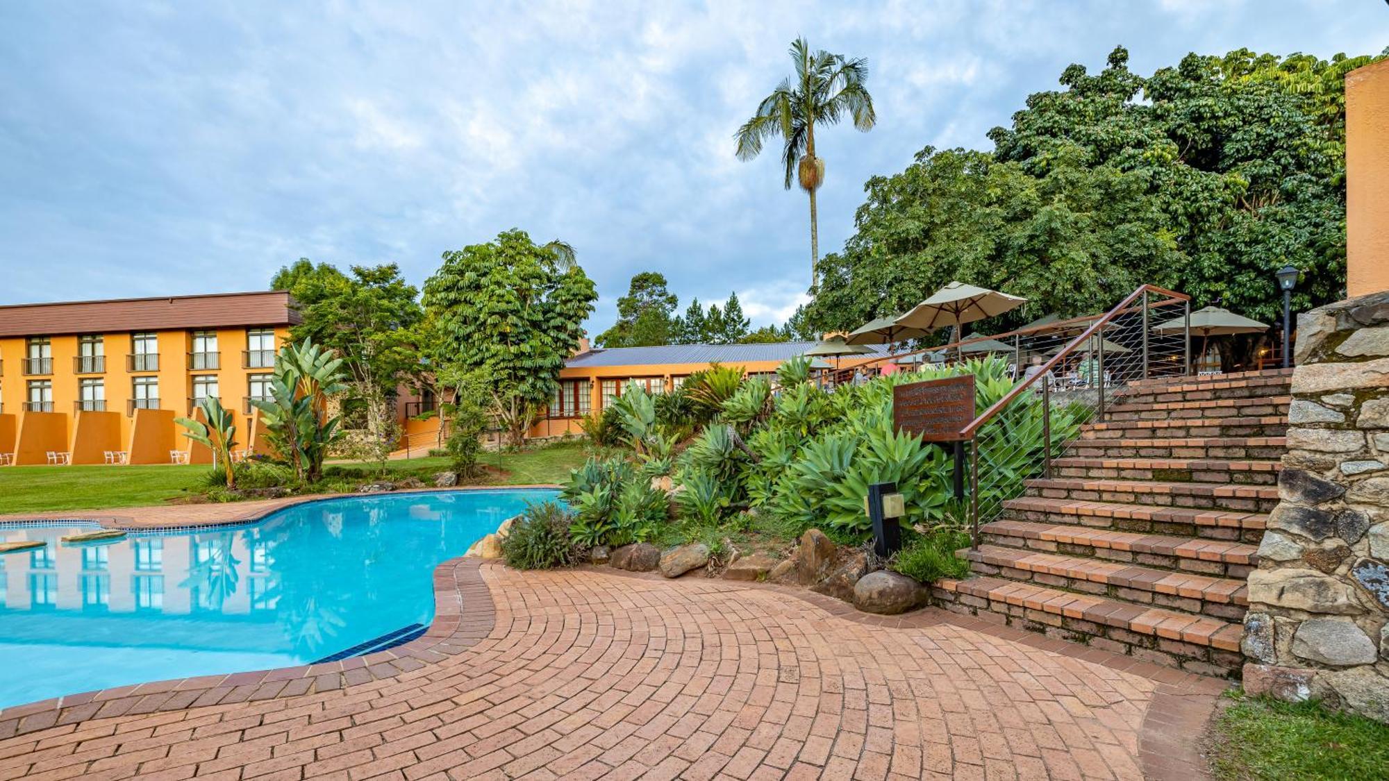 African Sky Hotels - Pine Lake Inn White River Bagian luar foto