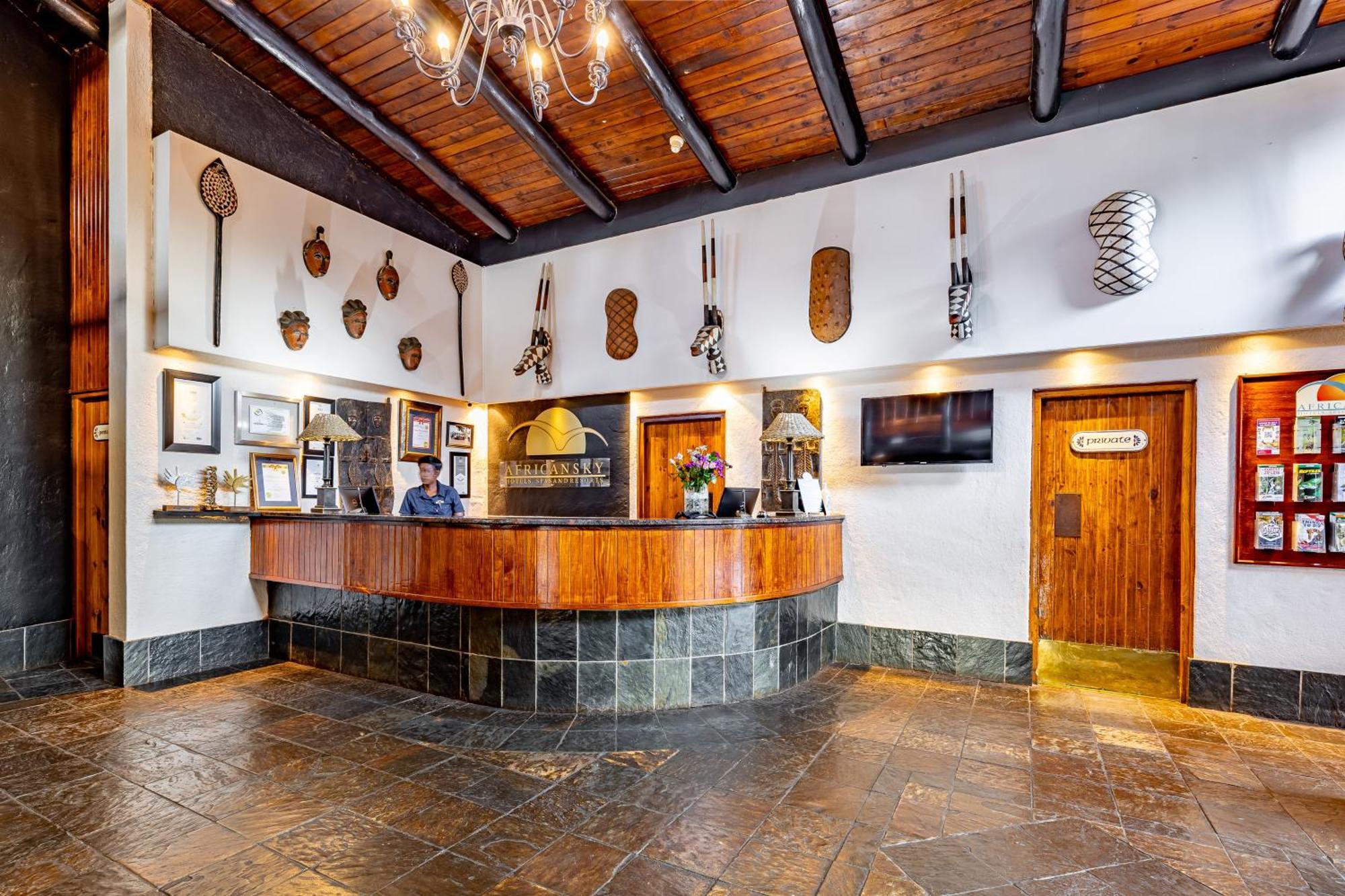 African Sky Hotels - Pine Lake Inn White River Bagian luar foto