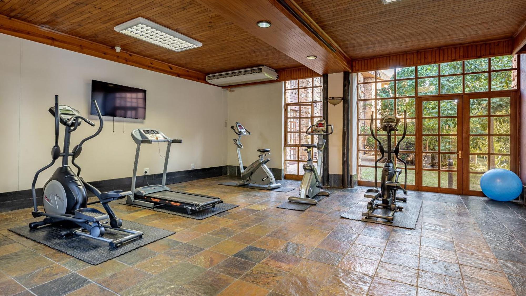 African Sky Hotels - Pine Lake Inn White River Bagian luar foto