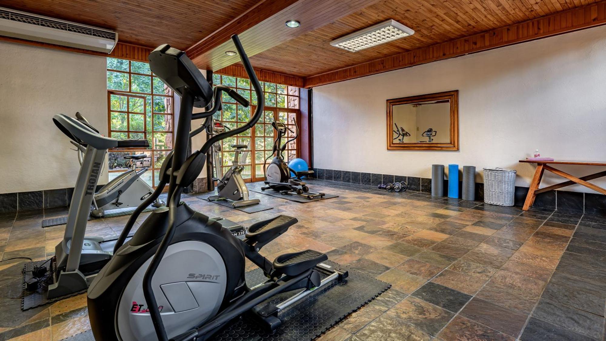 African Sky Hotels - Pine Lake Inn White River Bagian luar foto