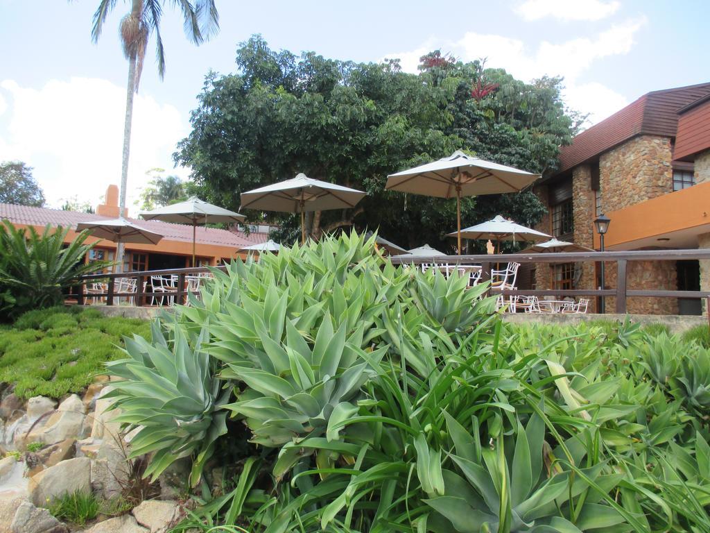 African Sky Hotels - Pine Lake Inn White River Bagian luar foto