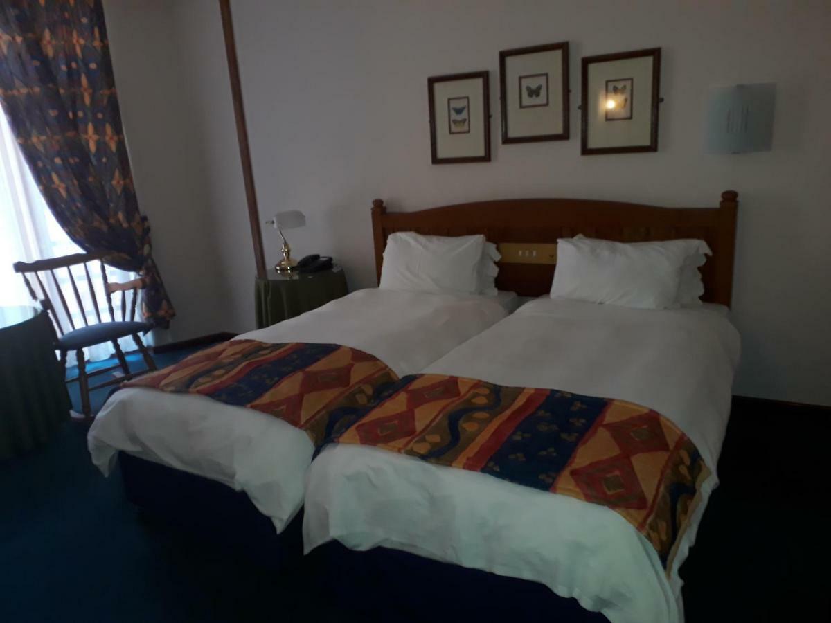 African Sky Hotels - Pine Lake Inn White River Bagian luar foto